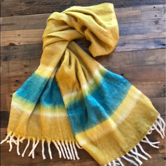J. Crew fuzzy fringe scarf NWOT - Picture 4 of 4